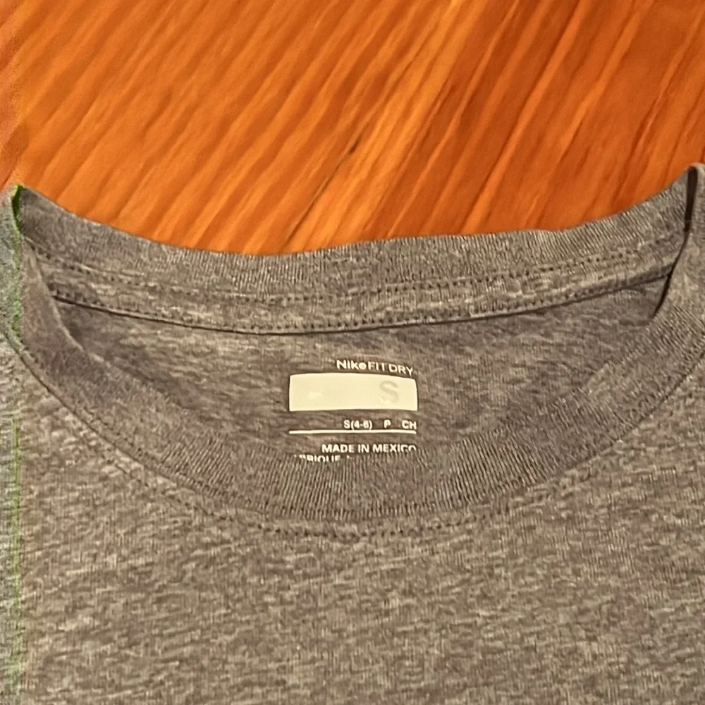 Boy’s Nike Shirt - Picture 3 of 4